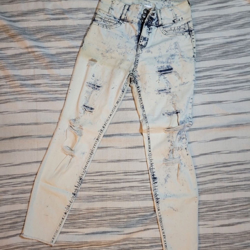 No boundaries high rise sculpting skinny jeans Size 7